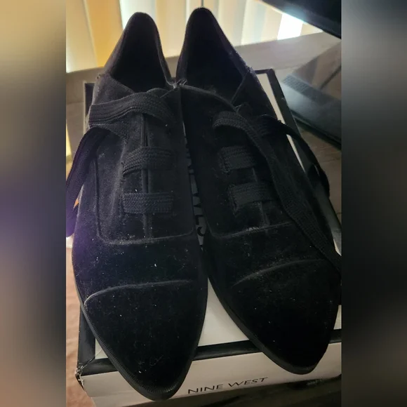 Size 12 Velvet pointy toe flats - Picture 1 of 5